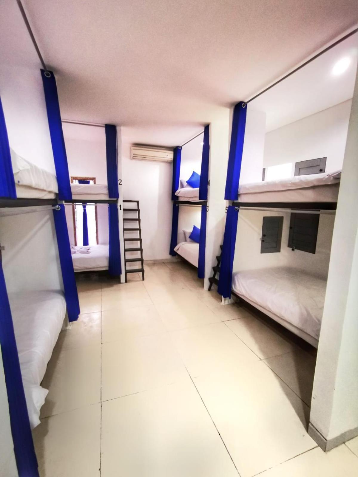 Hostel Cornerstone Bali Coworking Canggu Zimmer foto